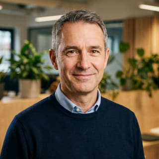 James Mitchell, Director Ejecutivo de Clara Valimeza